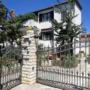 Mira Medolino