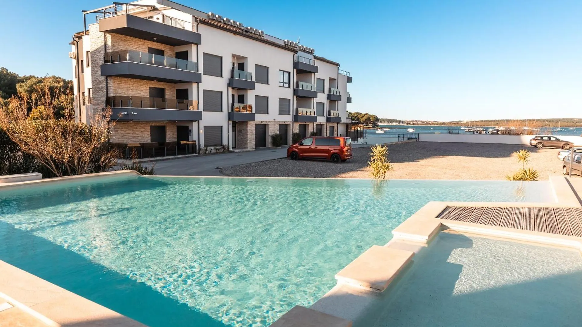 Apartman Danica S Bazenom Medulin 0*,  Croatia